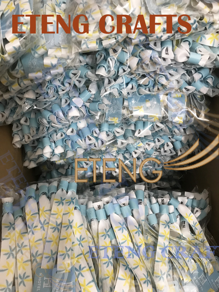 Cheap Custom Fabirc Non-RFID Wristbands with Plastic Tags